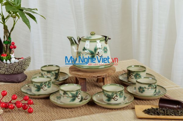 Quà tặng Tân Gia Khai Trương - Bộ bình trà dáng chuông vẽ đào xanh 450ml